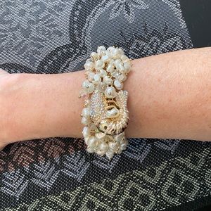 3/$20 🌟pearl and gold sparkly bracelet 🌟